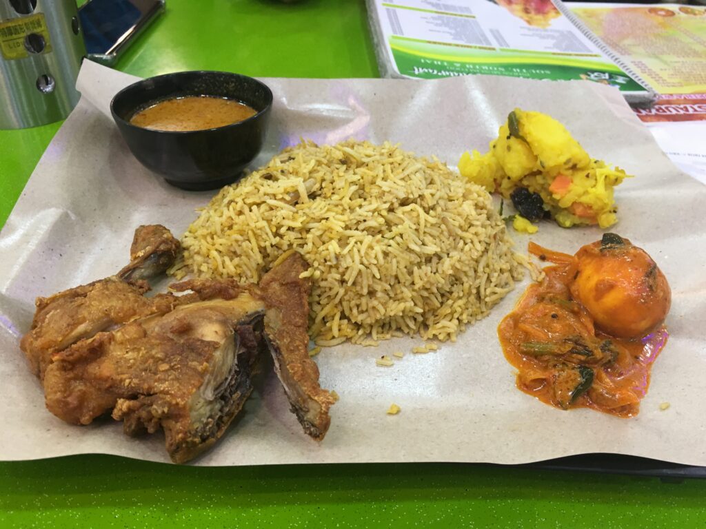 Chicken biryani to jedna z potraw kuchni indyjskiej popularna w Malezji 