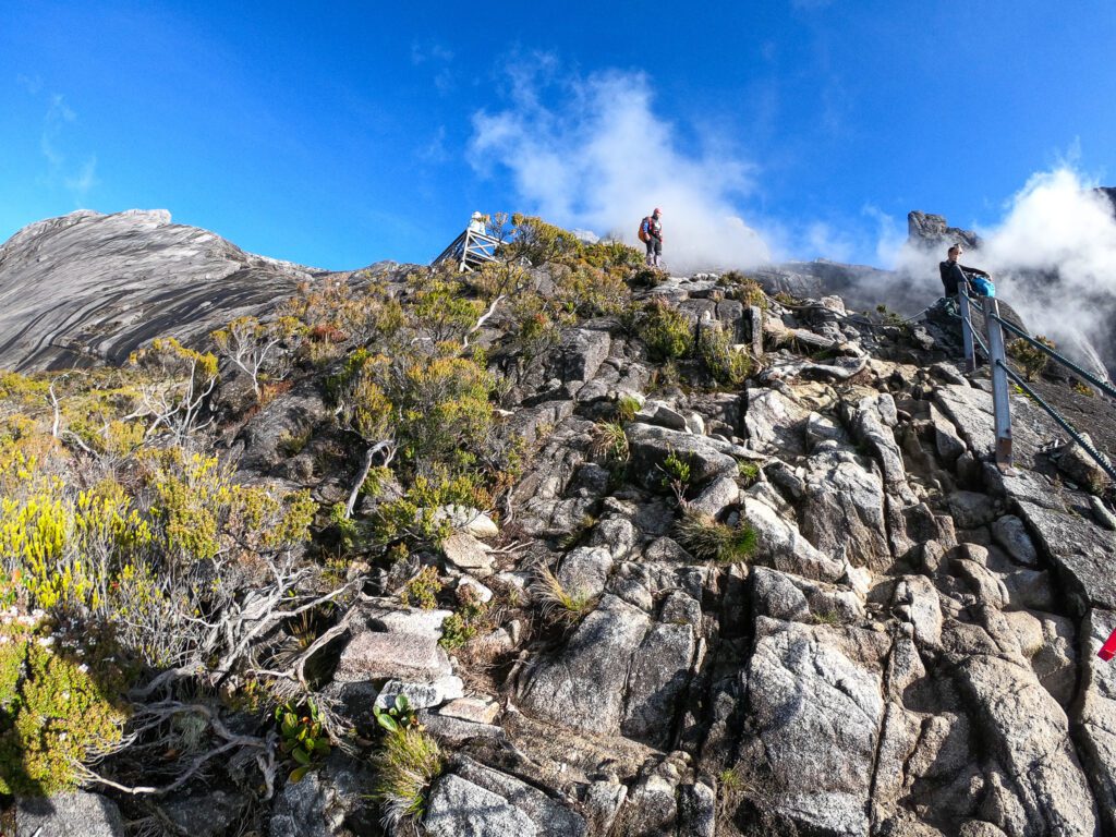 Mount Kinabalu trasa na górę, szczyt