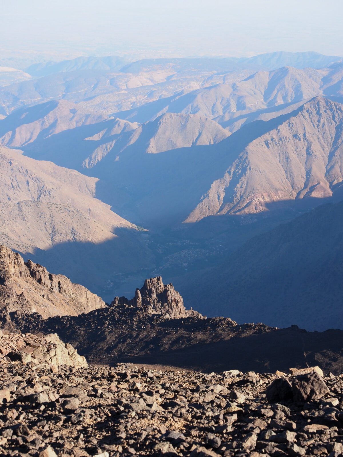 widok ze szczytu jebel toubkal